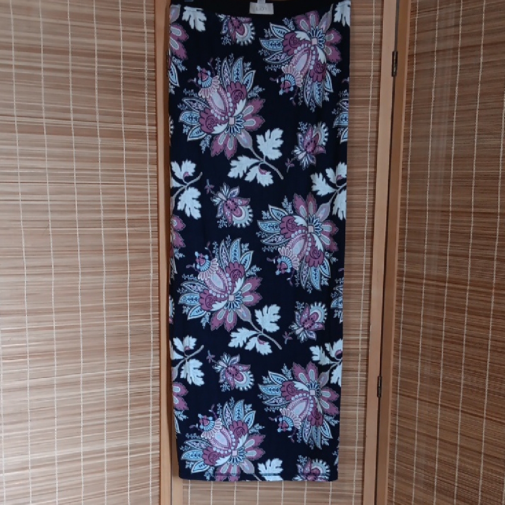 LOFT Maxi Skirt with Pink and White Floral on Black - Picture 4 of 6